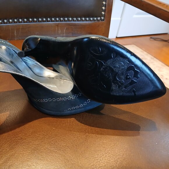 Nice design in heels , all leather and new and unworn. - Picture 1 of 5